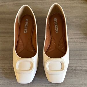 Women's Vazza Beautiful Ivory Square-Toe Loafers Size 8
